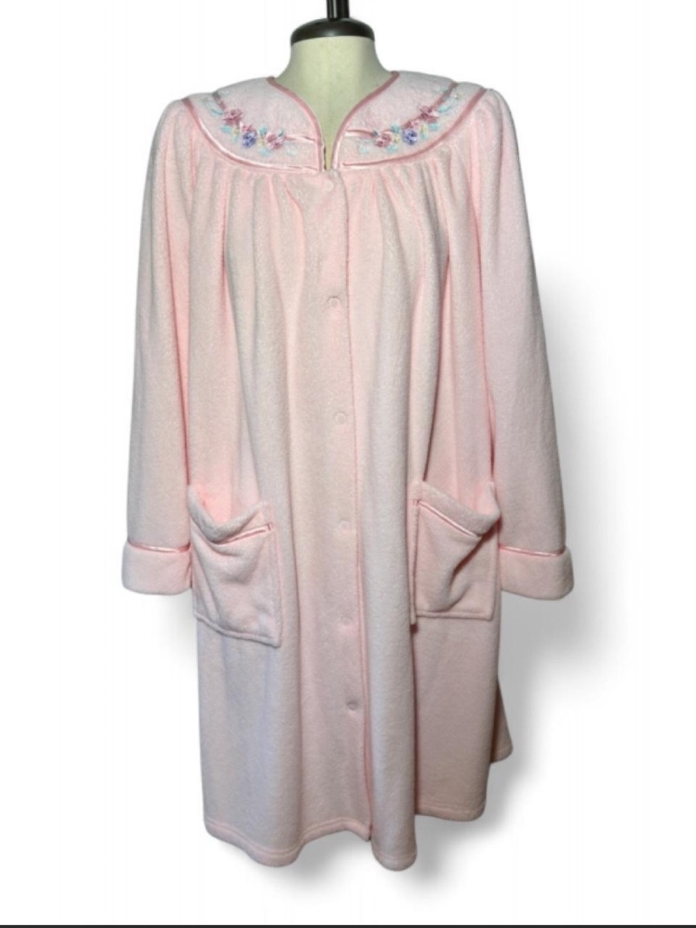 Pink Chenille House Coat Robe Floral Embroidered Button Front Pockets size L - Picture 2 of 9